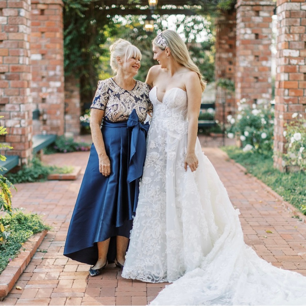 Stunning mother of the bride/groom dress!